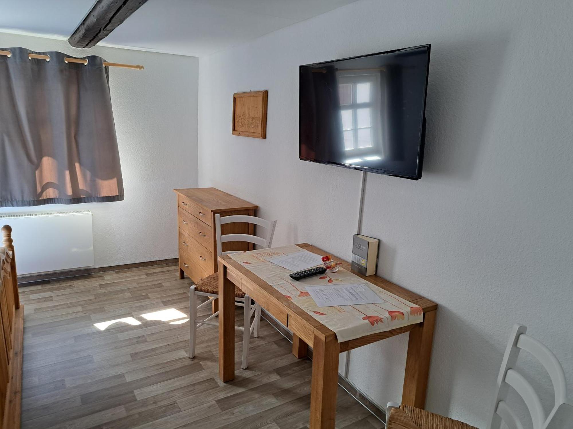 Wollroeder Krug Hotel Guxhagen Ngoại thất bức ảnh